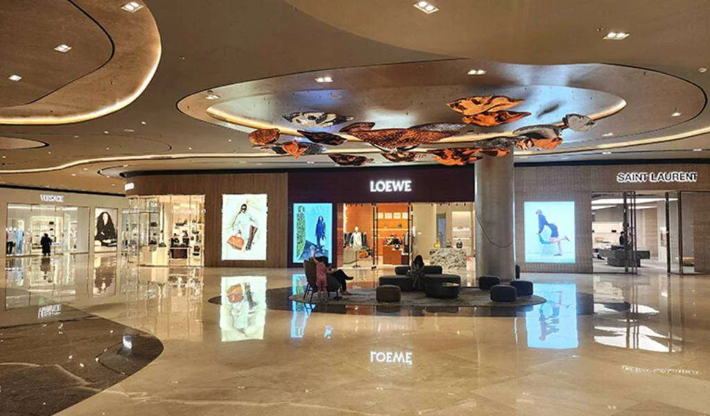 宿务LOEWE NUSTAR Cebu:包、服装与CASA LOEWE理念的门店设计