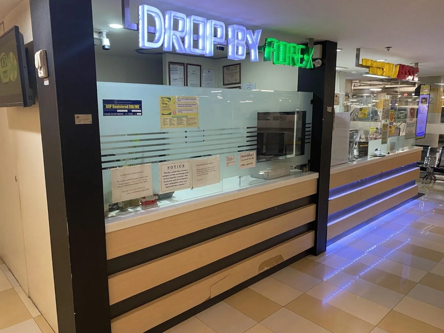 菲律宾宿务:商场服务台