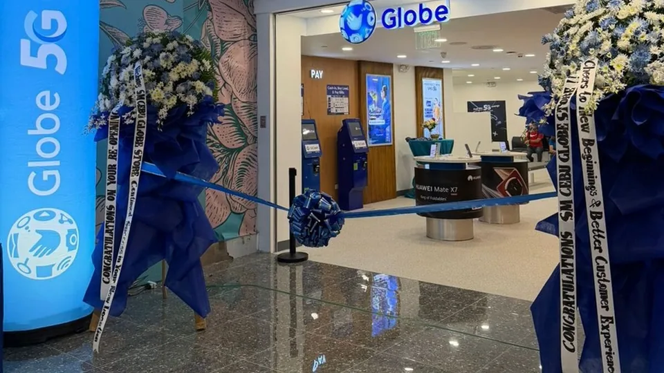 SM City Cebu的Globe门店外观，照片来自2026年4月的官方介绍。
