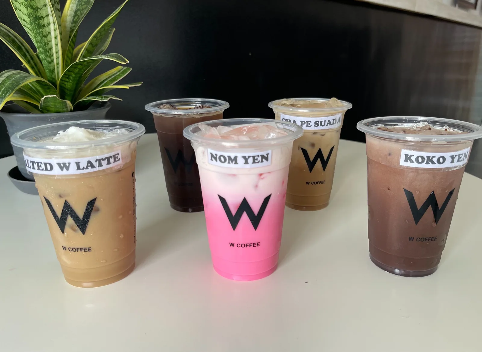 麦克坦新城Whycoffee:燕麦奶菜单、价格与24小时营业确认