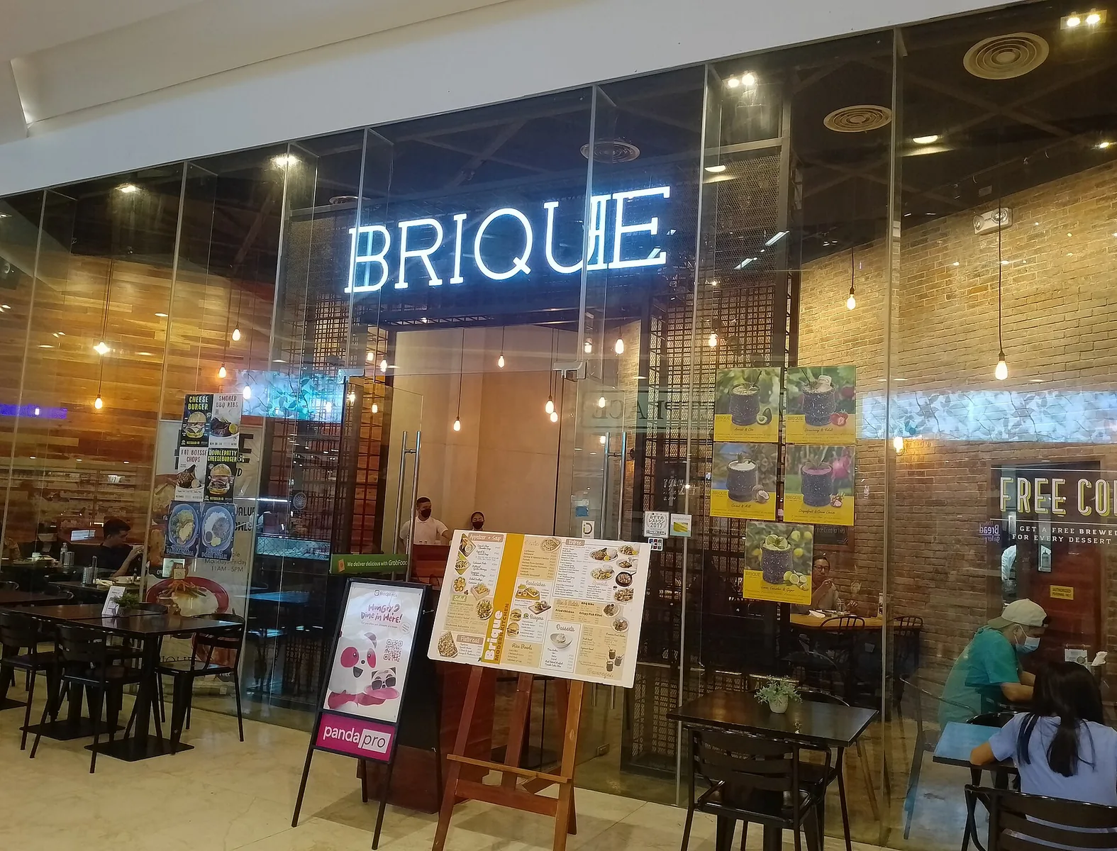 宿务Brique Robinsons Galleria店：西餐、意面与甜品怎么选