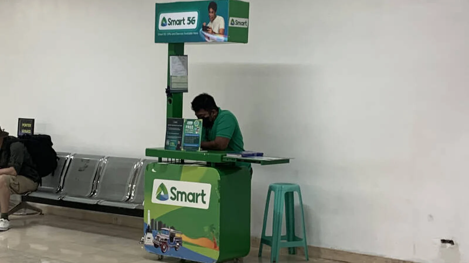 マクタン・セブ国際空港のSmartのSIMカウンター