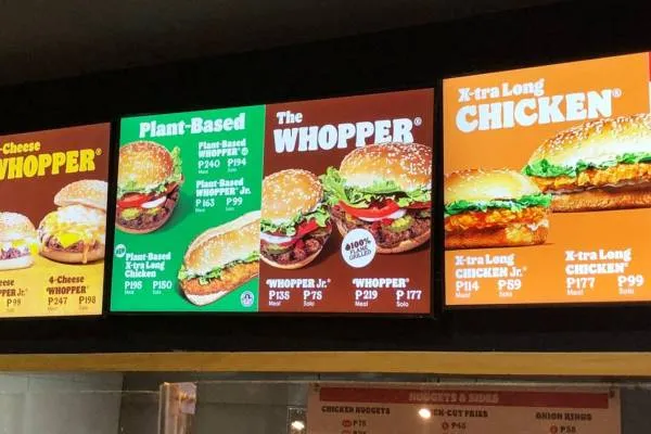 セブ島の有名ファストフード店3社でハンバーガー食べ比べ!