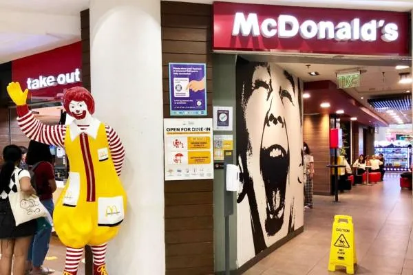セブ島の有名ファストフード店3社でハンバーガー食べ比べ!