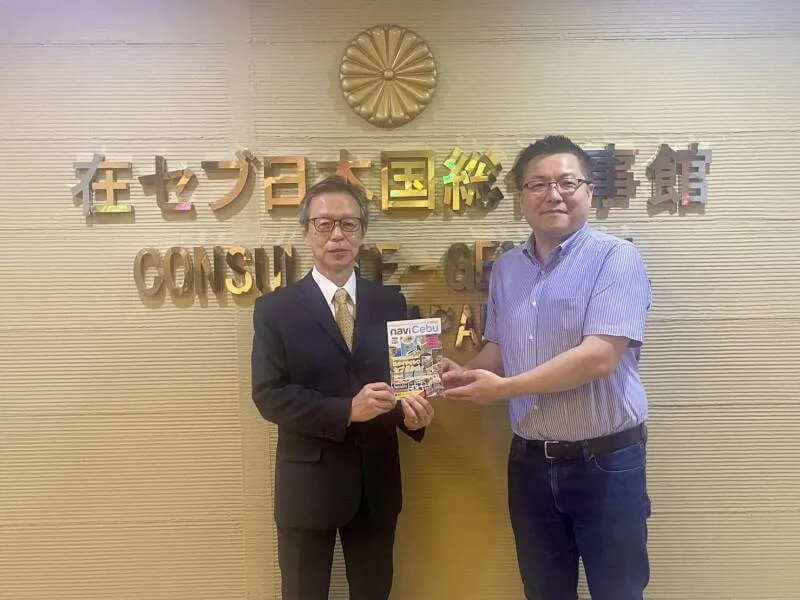 在セブ日本国総領事館に「naviCebu」をお届けしました!