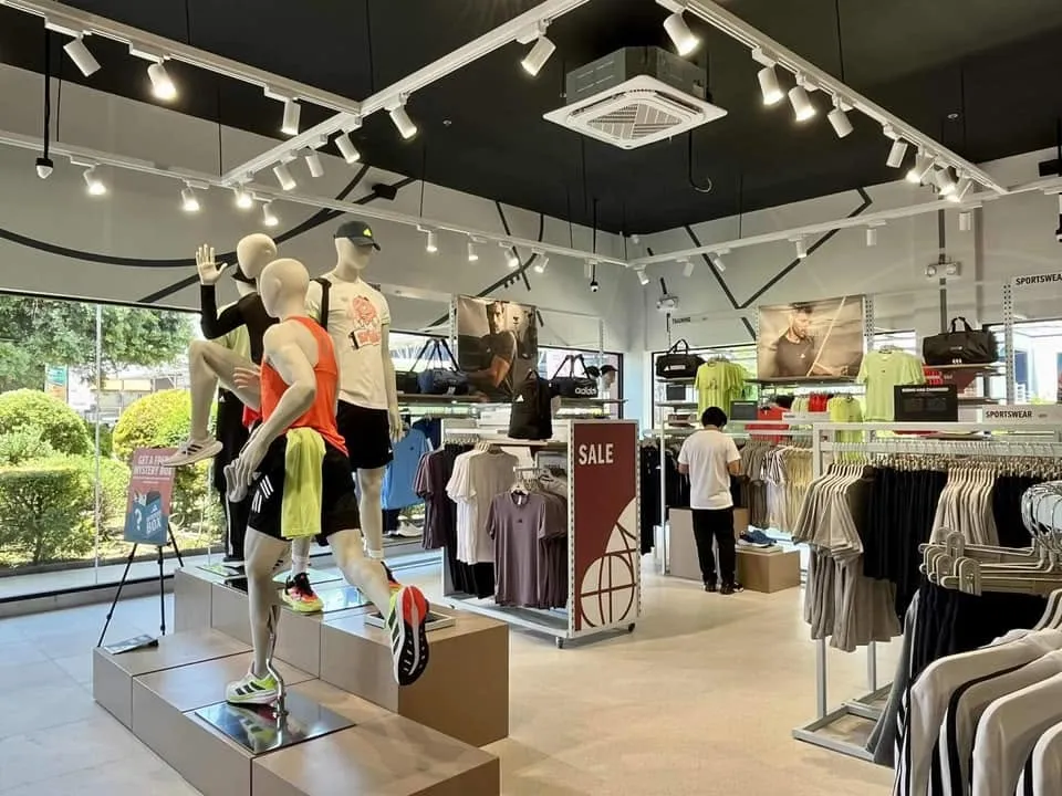 セブのadidas Outlet Pueblo Verdeを紹介する
