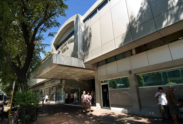 Cebu Doctors’ University Hospitalの入口