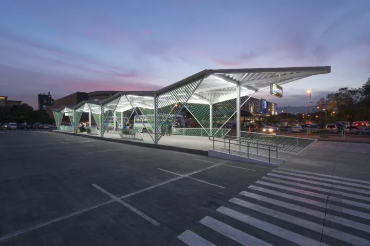 セブ・マンダウエのSM J Mall交通乗り場｜駐車場 Station地上階と行き先