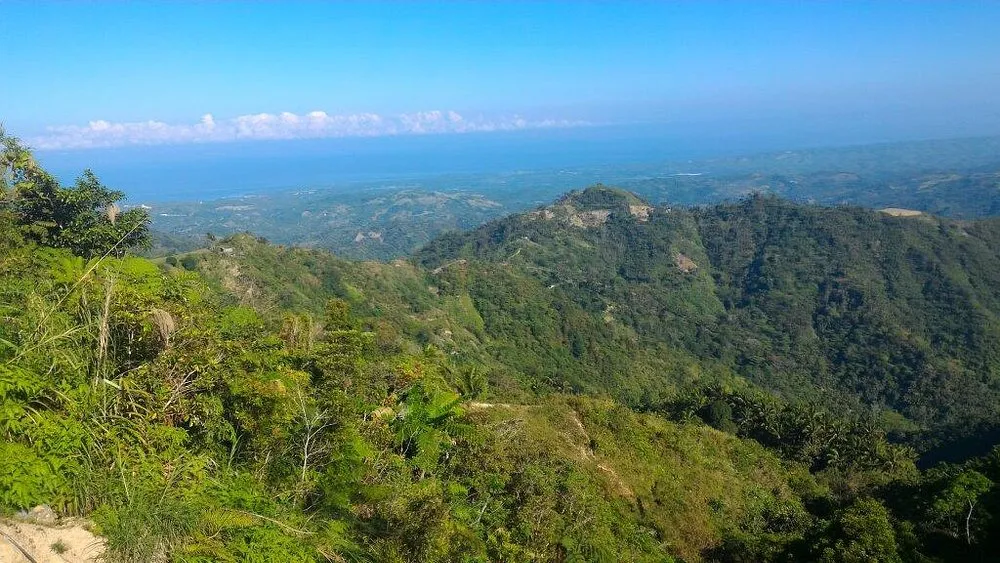 セブのMt Manunggal記念地 Magsaysay大統領の慰霊と通常日の訪問