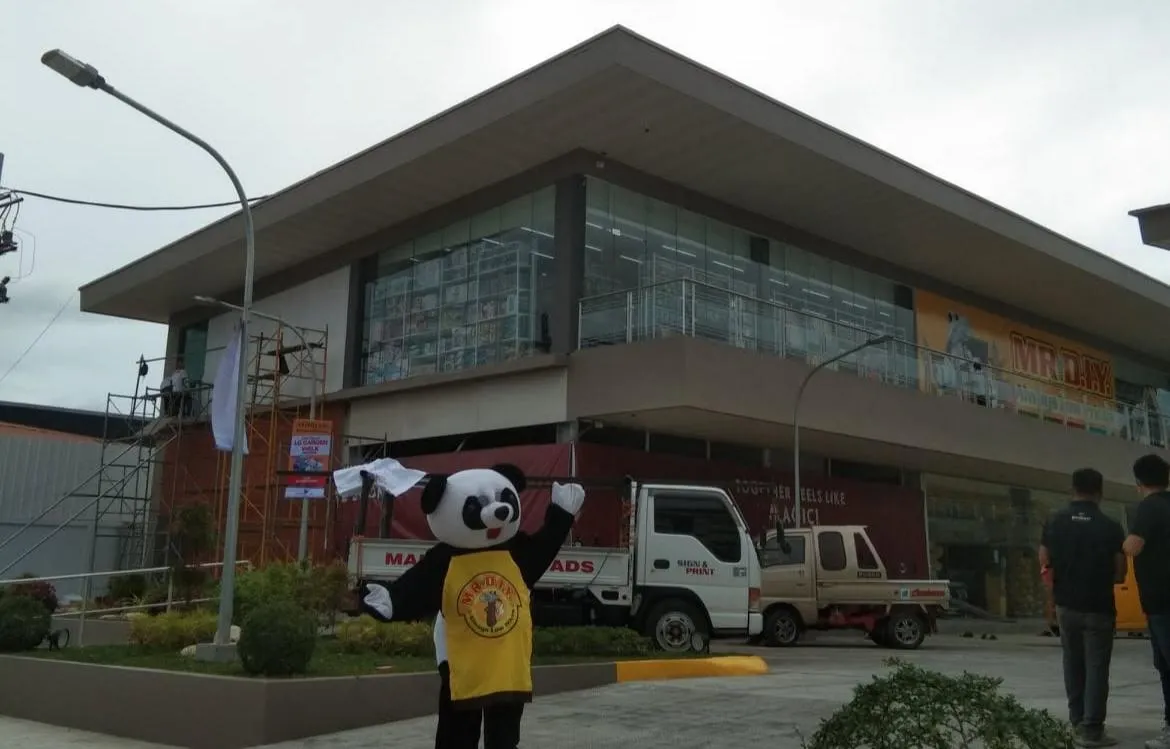 マクタンのLG Garden Walkの銀行 ATM 生活サービス