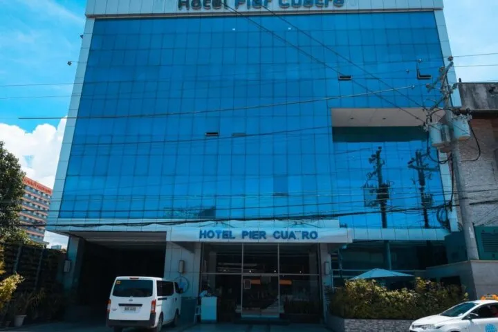 Hotel Pier Cuatro Cebu | 客室・朝食案内と港周辺の立地