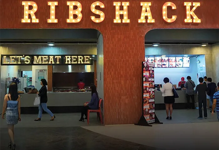 セブ市のRibshack Robinsons Cybergate グリル料理とご飯の注文を紹介する