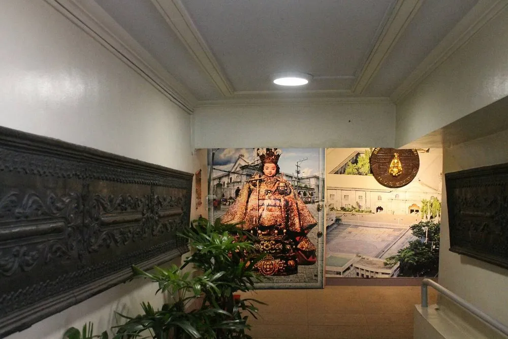 セブでサント・ニーニョ教会博物館|像の衣装・奉納品・信仰資料