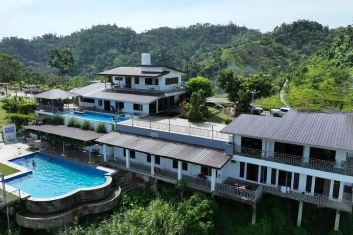 セブのSerenity Farm and Resort Malubogの貸切ハウスとグループ滞在を紹介する