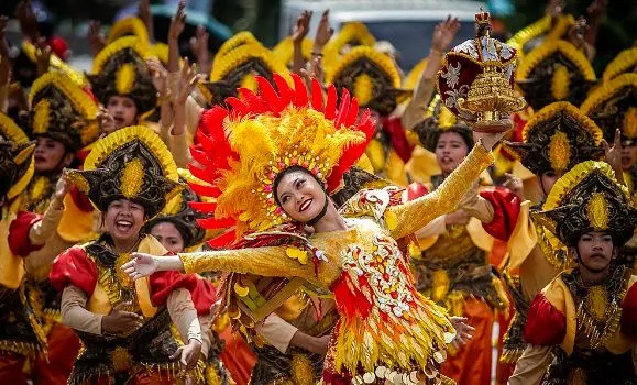 シヌログの踊り