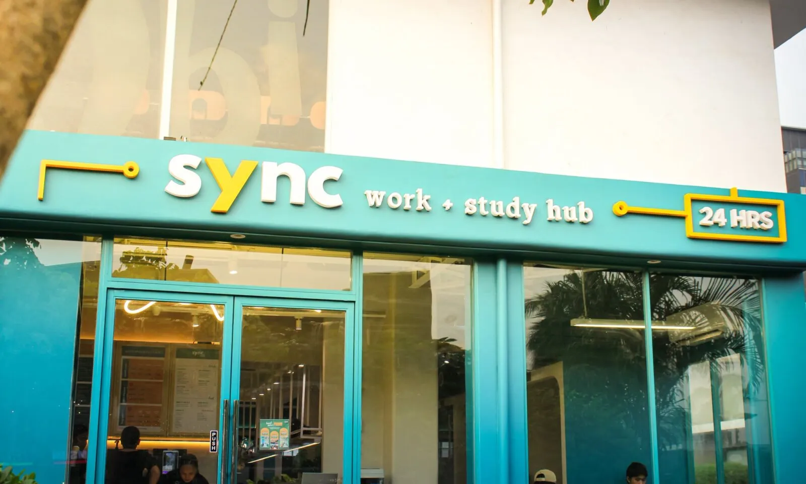 セブ島留学でSync Work Study Hub Parkmall｜仕事・自習スペースと夜間の入口