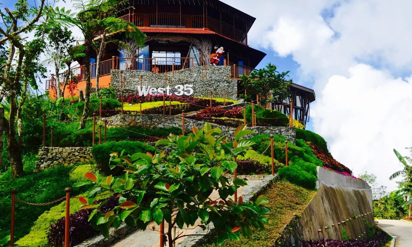 セブ市郊外のWest 35 Eco Mountain Resort Gaasでの宿泊とHaven Cafe利用を紹介する