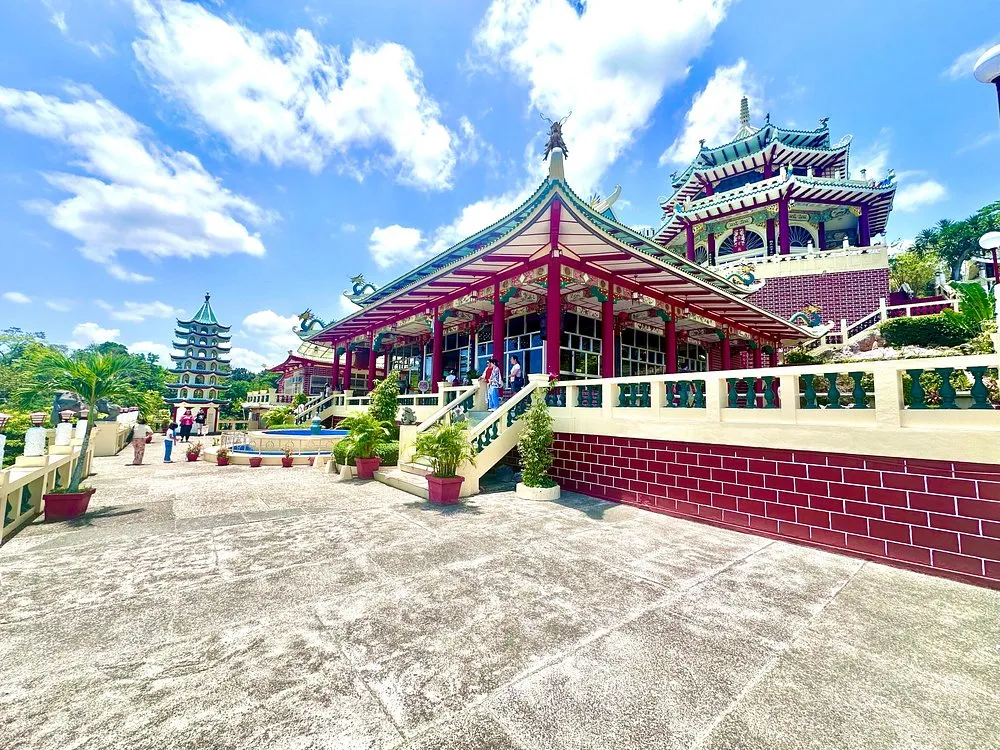 Cebu Taoist Templeの歴史と建築 セブ華人社会と屋根・龍の装飾