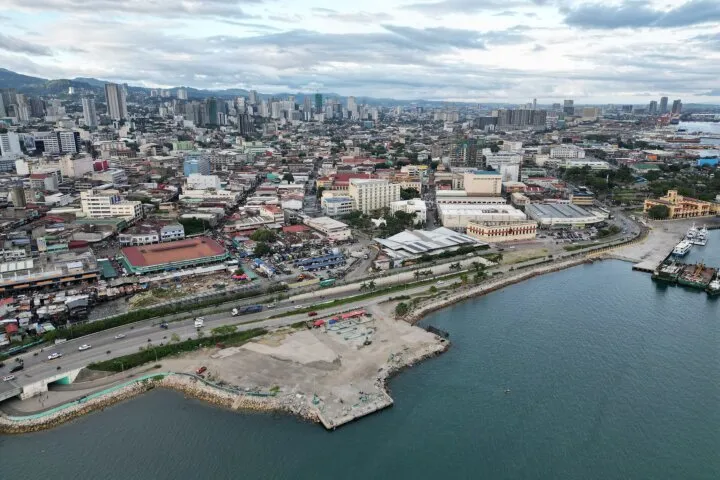 Cebu IT Parkとは？旧Lahug AirportからIT・BPO都市になるまで — Patrickroque01, CC BY-SA 4.0