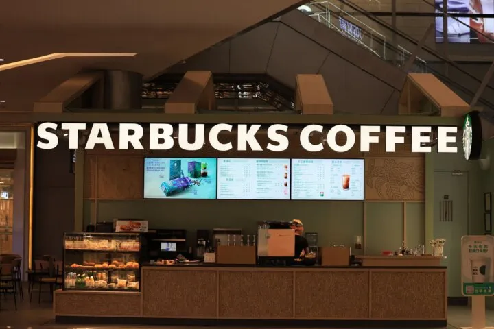 セブのOakridgeのカフェ比較｜Starbucks・The Matcha Tokyo・Mannamitを使い分ける