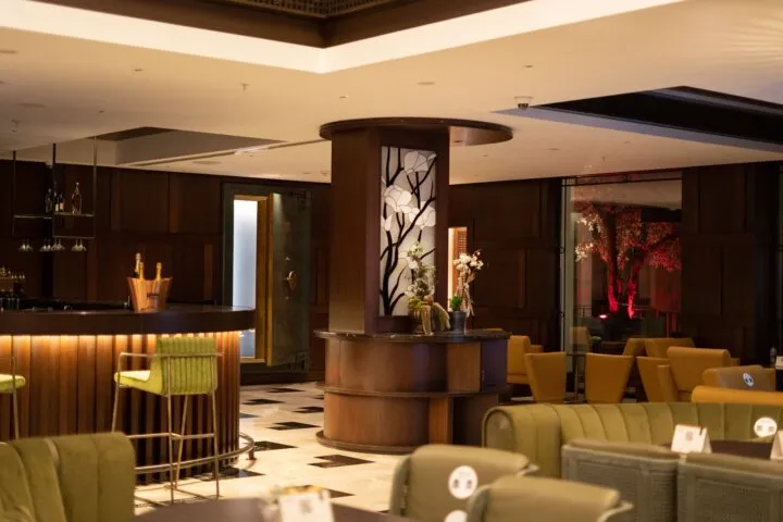 セブのLobby Bar Radisson Blu Cebu｜軽食・カクテル・座席とライブ演奏を確認する