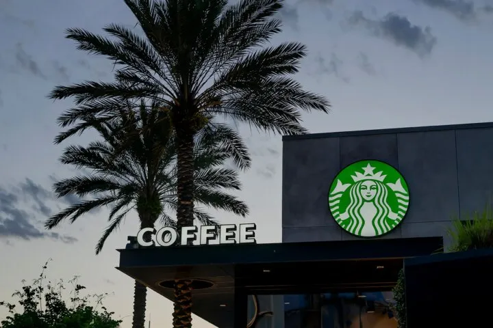 セブのStarbucks SM City Cebu｜Fiesta Strip店とNorthwing店の場所・移転・デザインを確認する