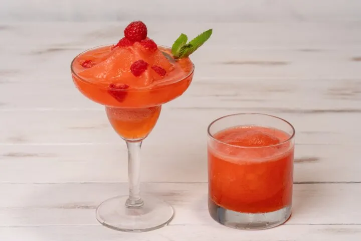 セブ市郊外のTipsy Hut TOPS店 アルコール入りスラッシュ5種と2サイズを紹介する