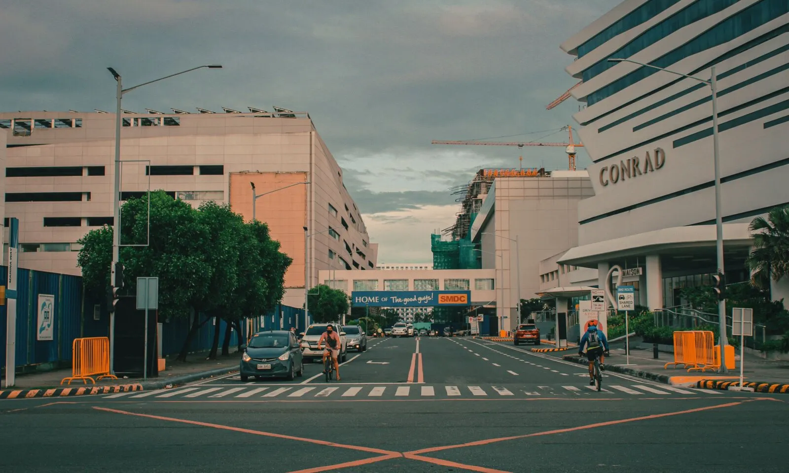 セブ市のCybergate Cebuフロア｜Level 1〜4の店舗・クリニック・事業所を紹介する
