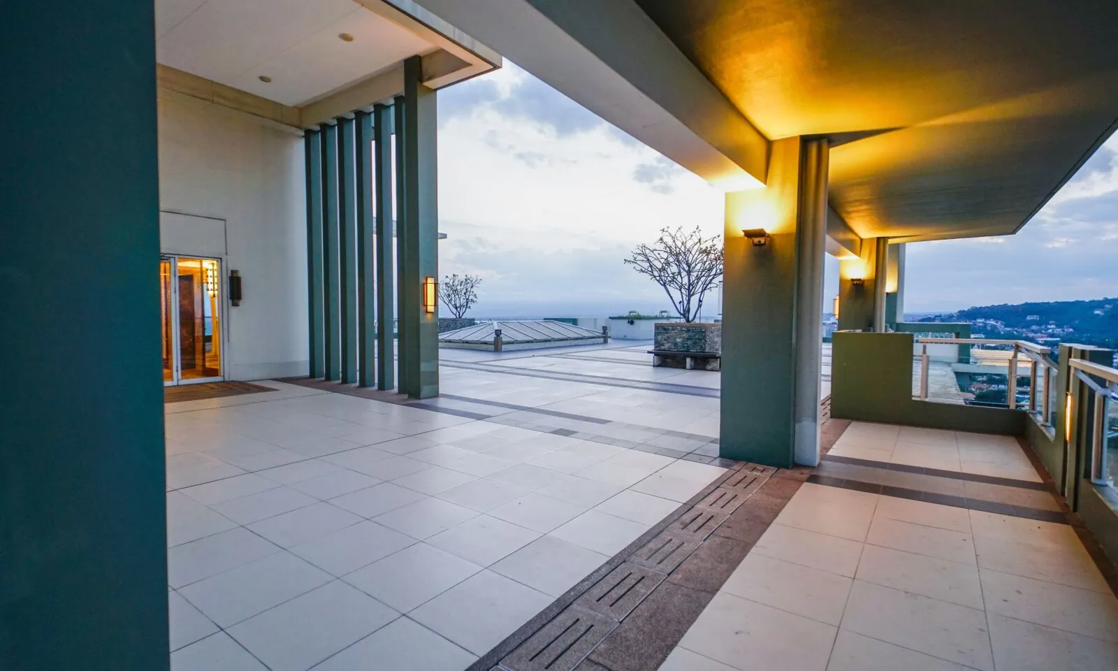 セブのVibo Placeガイド｜Cebu Grand Hotelとの関係と飲食区画への行き方