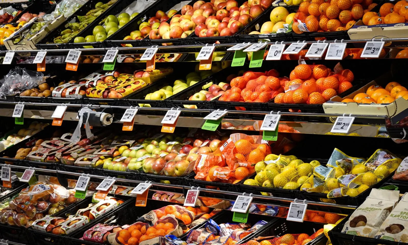 アヤラセンターセブで生活用品は揃う？食品・薬・本・家電を探す