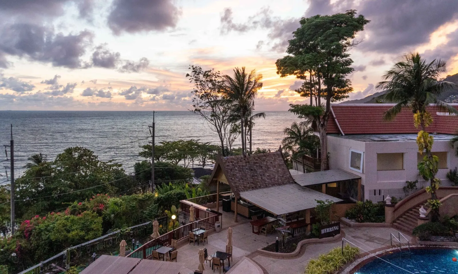 Costabella Tropical Beach Hotel｜客室・プール・ビーチを確認する