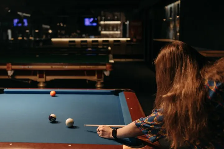Axis Entertainment&Sports Bar NUSTAR｜ライブ・スポーツ観戦・入店条件を確認する