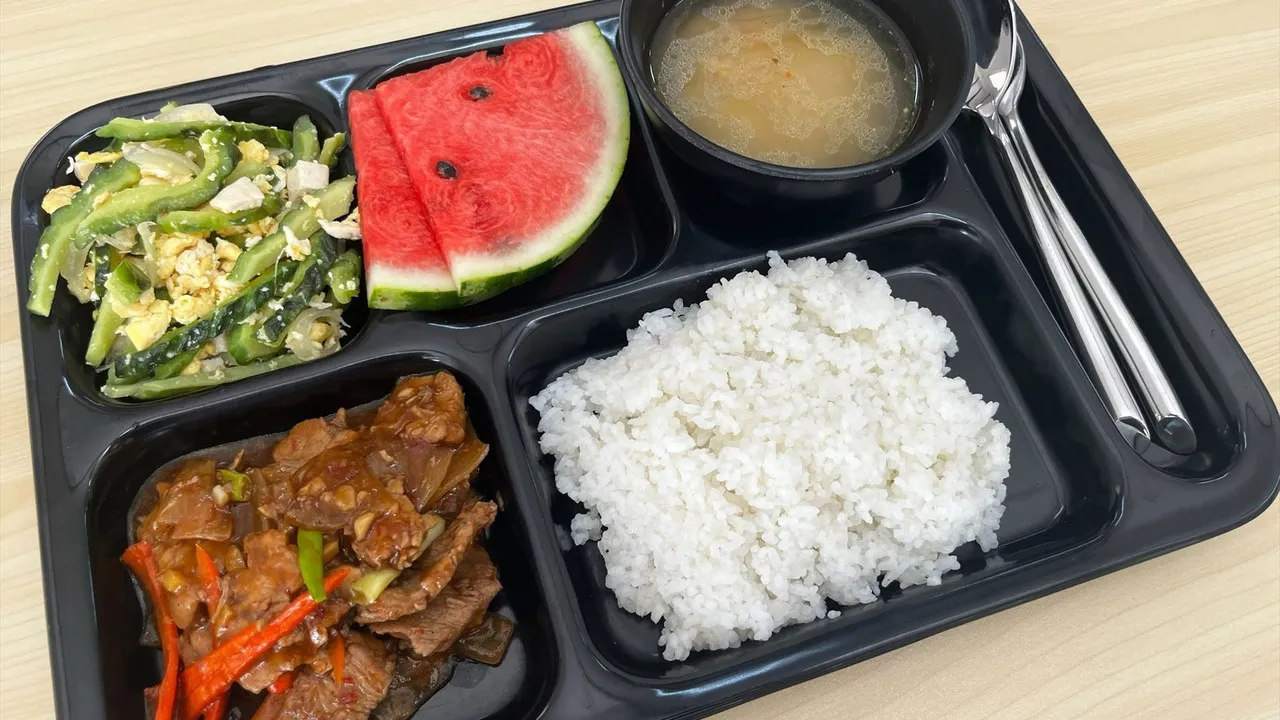 TARGETの食事|提供回数と外食費の考え方